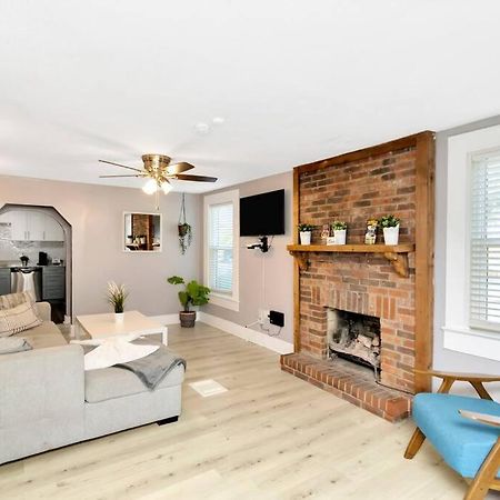 Cozy Bungalow With Patio & Grill, Private And Location Tampa Bagian luar foto