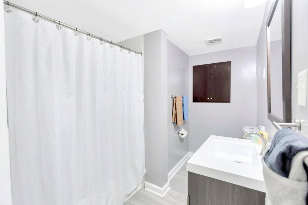 Cozy Bungalow With Patio & Grill, Private And Location Tampa Bagian luar foto