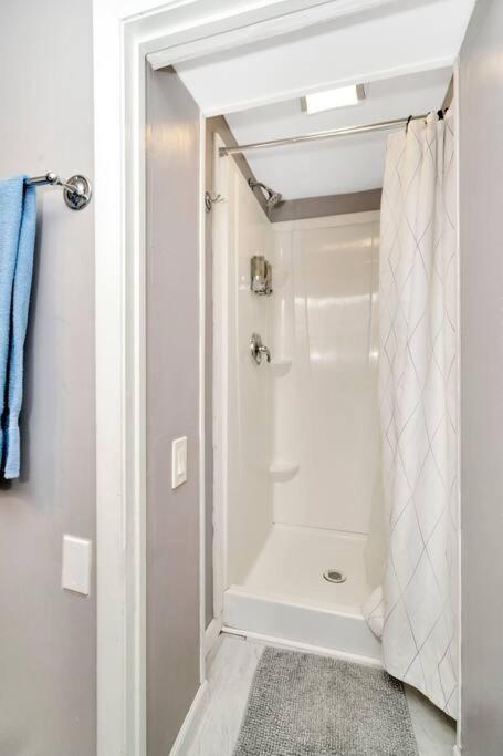 Cozy Bungalow With Patio & Grill, Private And Location Tampa Bagian luar foto
