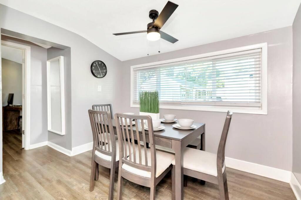 Cozy Bungalow With Patio & Grill, Private And Location Tampa Bagian luar foto