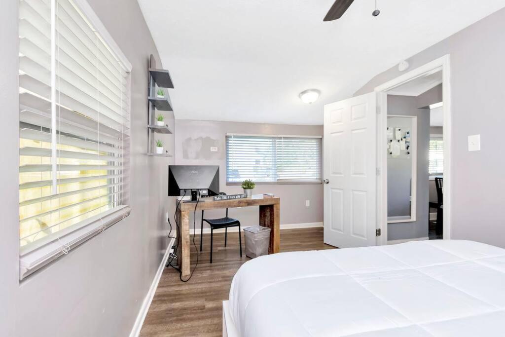 Cozy Bungalow With Patio & Grill, Private And Location Tampa Bagian luar foto